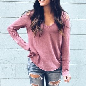 Express-Shoulder Cut out long sleeve